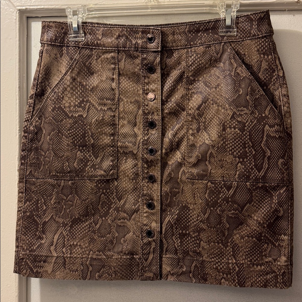 White House Black Market Print Coated Boot Skirt Viper Ravine Stretch Sz 6 - Picture 12 of 14